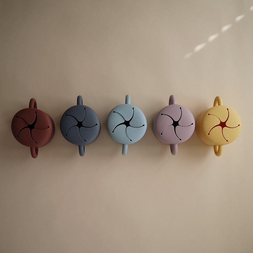 Mushie® Silikonska posodica za prigrizke Soft Lilac Mushie