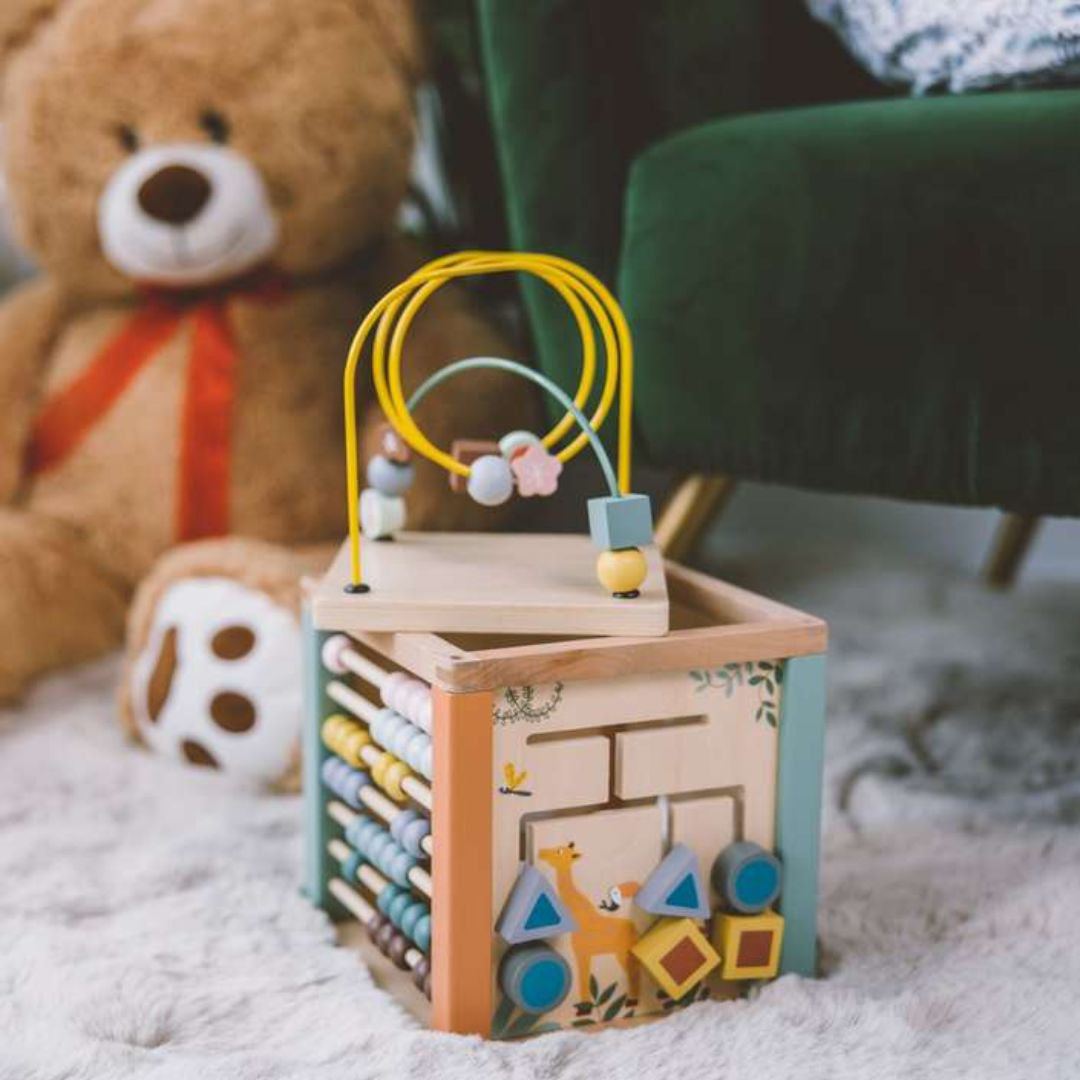 Free2Play® Lesena aktivnostna kocka Free2Play