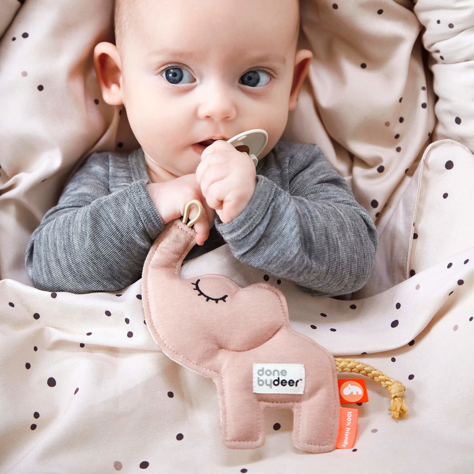 Done by Deer® Držalo za dudo Elphee Powder Done by Deer