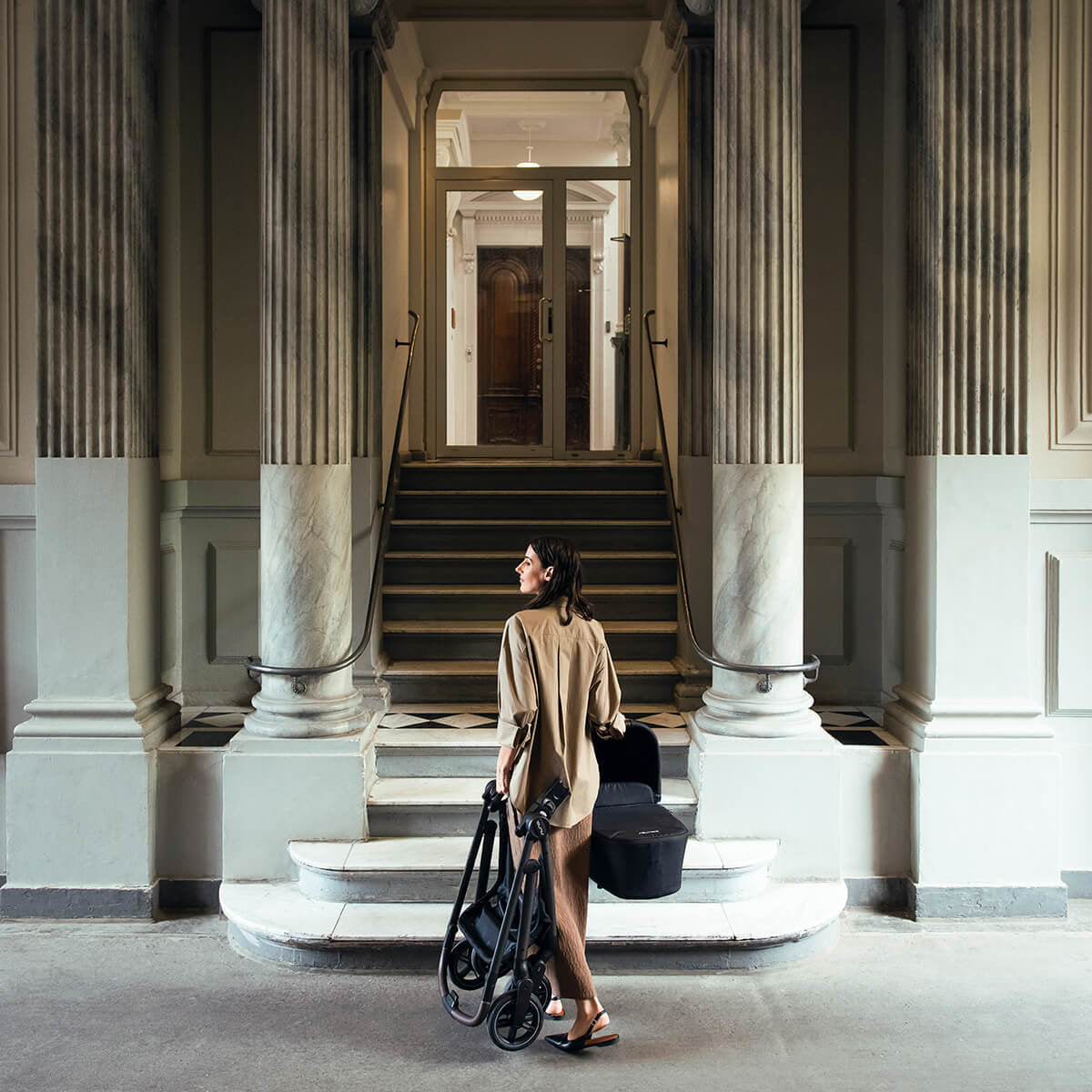 Nuna® Otroški voziček Swiv™ Caviar Nuna