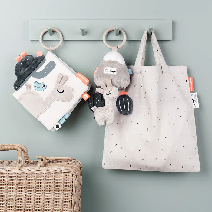 Done by Deer® Senzorična igračka za na pot Powder Done by Deer